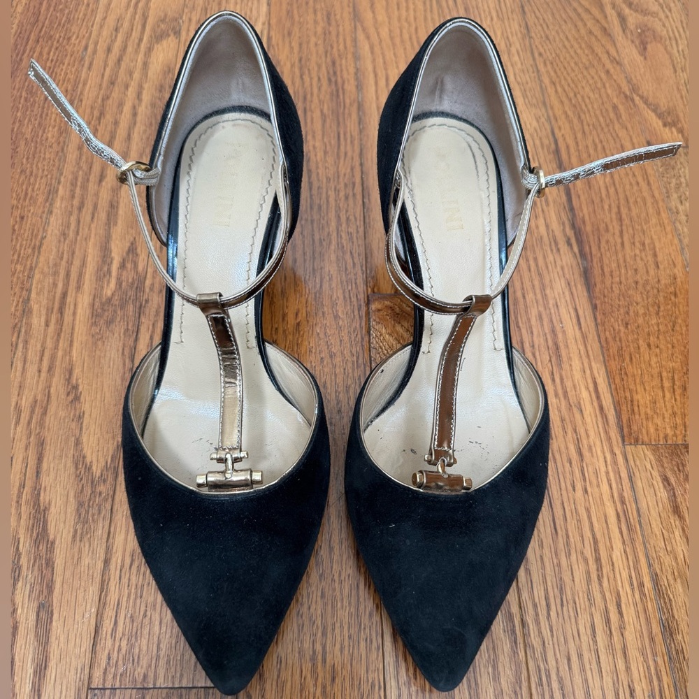 Black and Gold Pointed Toe Heels